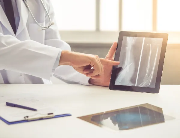 整形外科での診察